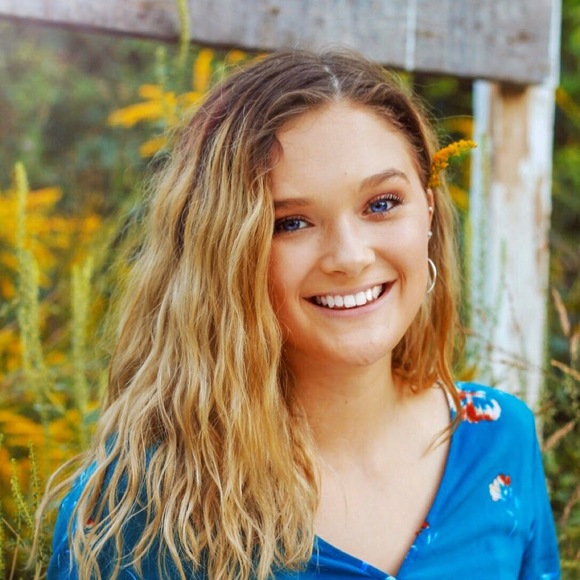 Meet your Posher, Zoe - Picture 1 of 1